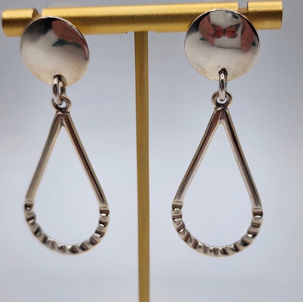 9.25 Sterling Silver Teardrop Earrings